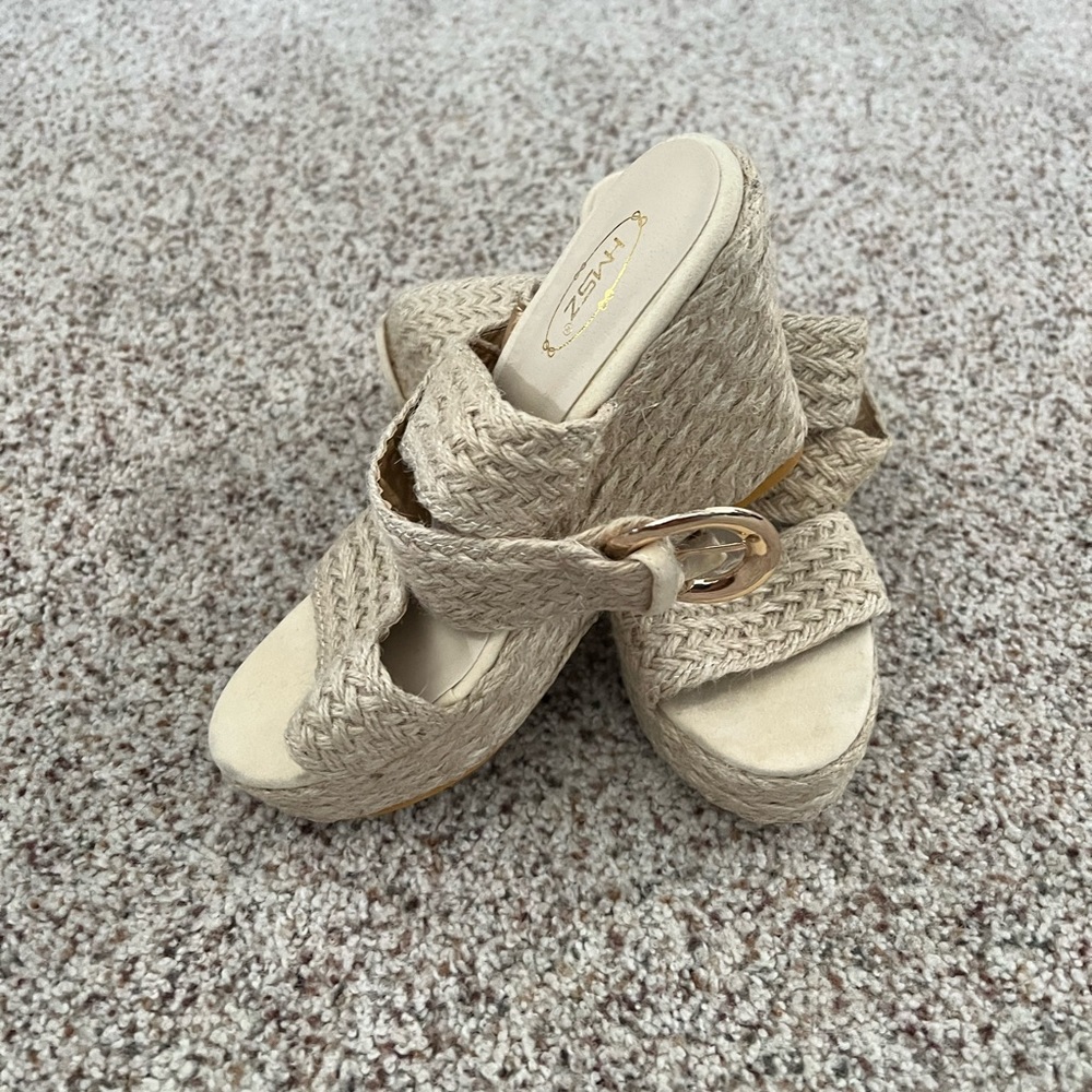 BRAND NEW WOMEN’S ANKLE WEDGE SANDALS